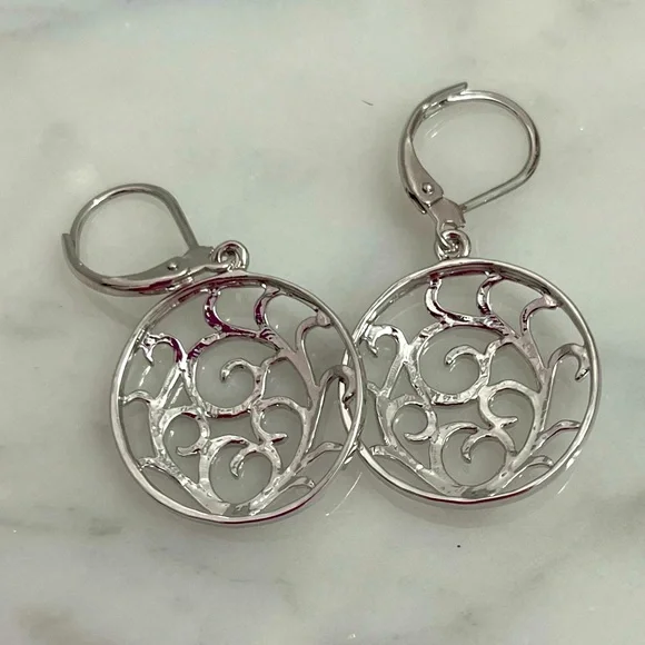 Earrings. New. - Picture 2 of 4